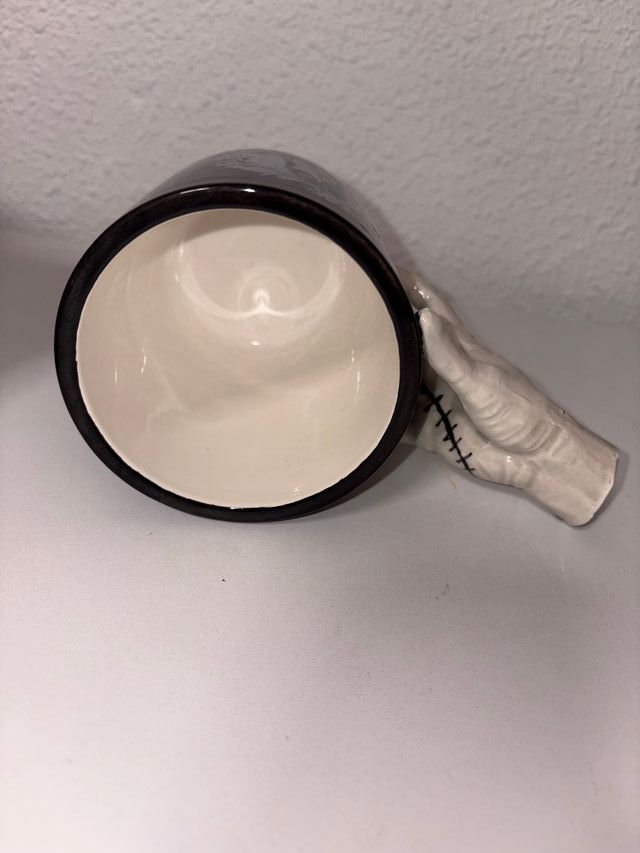 Taza Wednesday Diseño Mano