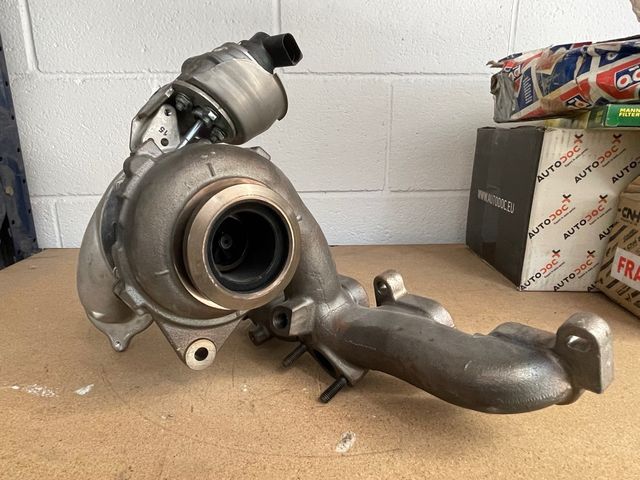 Turbo 03L253016T usado.Membrana golpeada