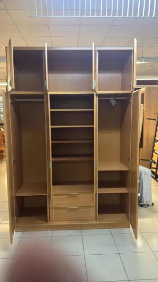 Armario de madera 4 puertas