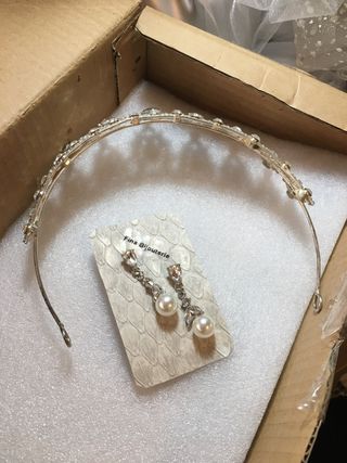 Diadema Corona y Pendientes Plateados