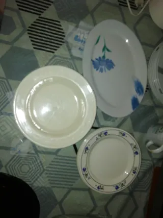 Juego de platos de porcelana