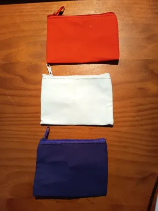 4 MONEDEROS ROJO BLANCO MORADO Y MARRÓN
