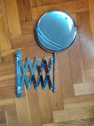 Espejo de baño extensible cromado