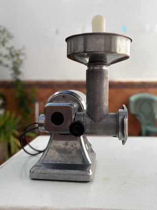 Fama TS8 - Picadora de carne eléctrica