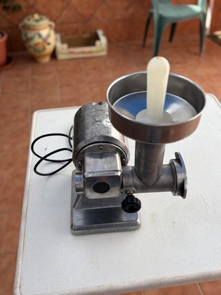 Fama TS8 - Picadora de carne eléctrica