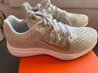 Nike Zoom Winflo 5 Talla 38.5 Sin Estrenar