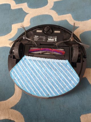 Robot Aspirador Midea con caja