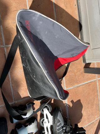 Patines en línea y protecciones. 