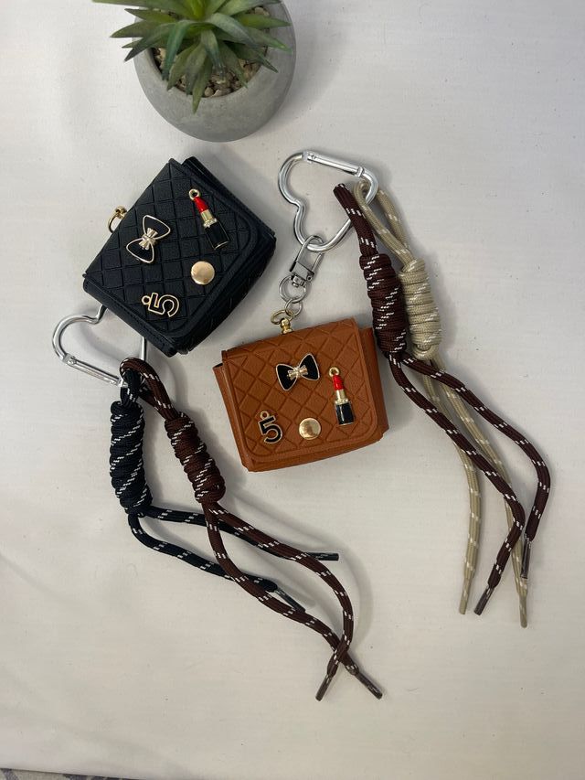 Llavero/Charm Bolso Negro y Marrón