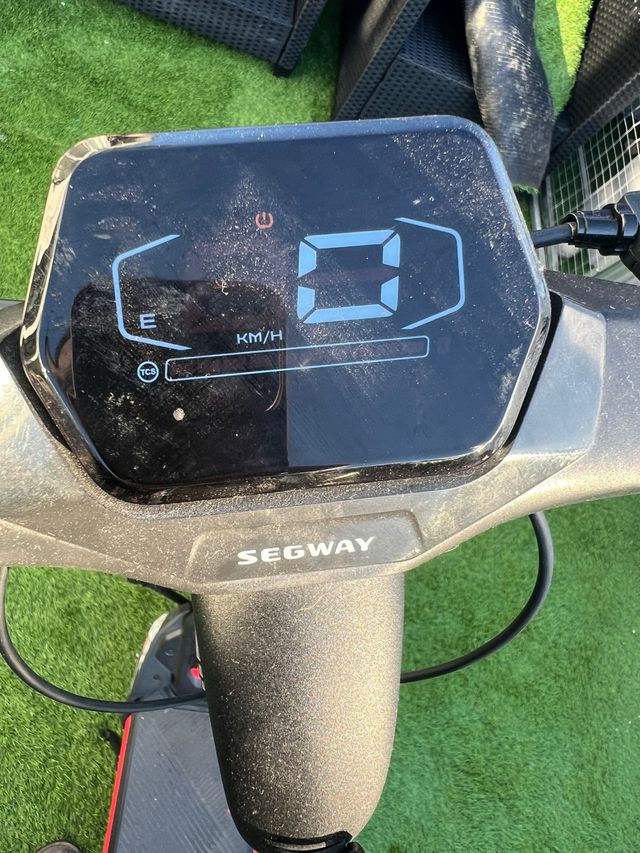 Patinete Eléctrico Segway ZT3 Pro.