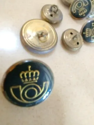 Botones antiguos de correos