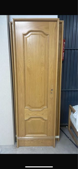 Puertas de madera estilo clásico y blindadas