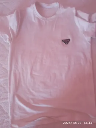 Camiseta Prada Blanca talla 15 años 