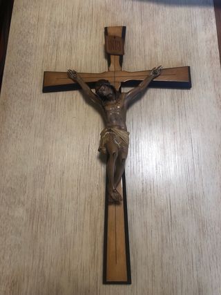 Crucifijo de madera antiguo