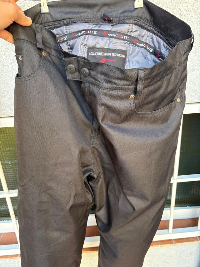 Chaqueta y Pantalón Moto Kangroute