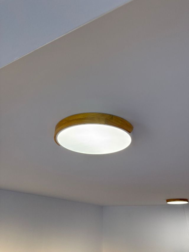 Plafón LED Madera y Blanco