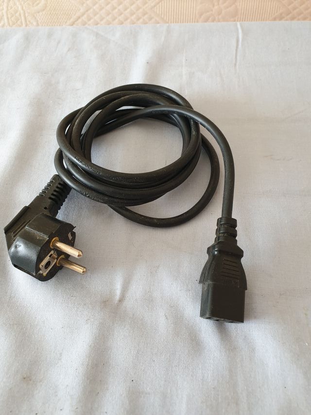 Lote 1 de: Cable de alimentación europeo