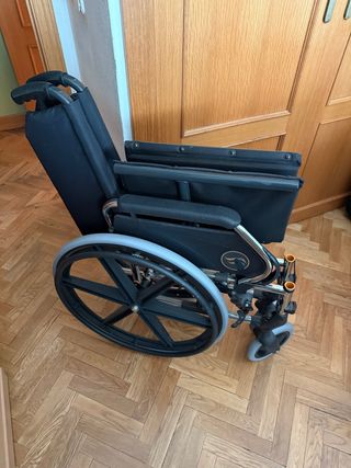 Silla de ruedas plegable Breezy 250