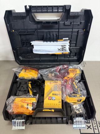 Taladro Percutor DeWalt DCD709M2T 18V