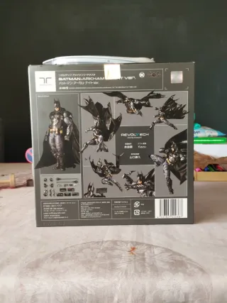 Batman Arkham Knight Revoltech Figura