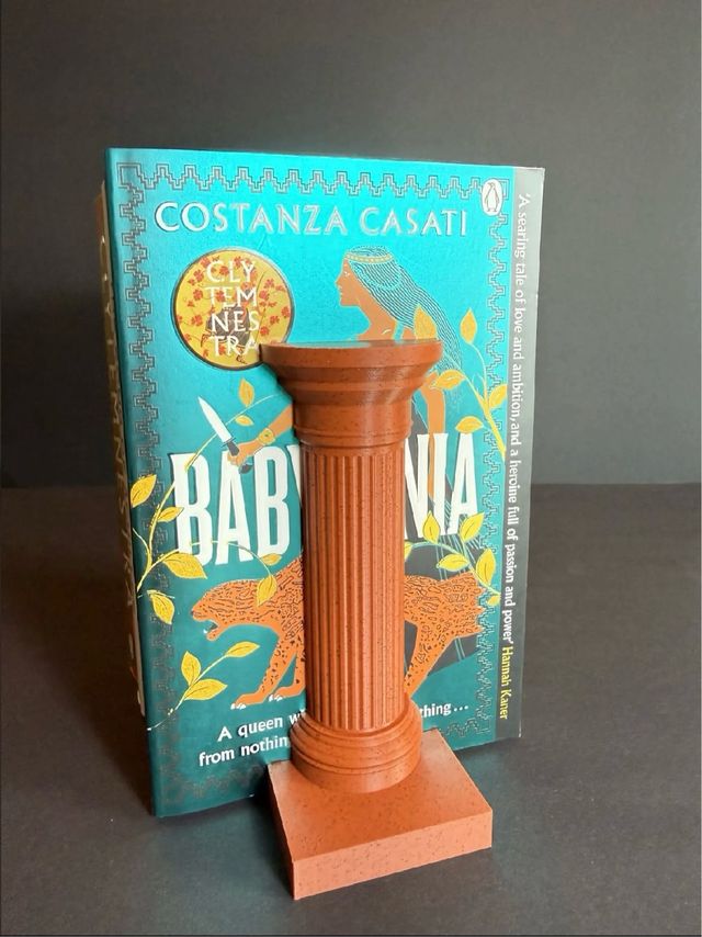 colonna in pla per organizzare libri