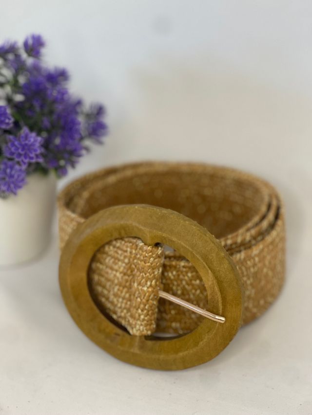 Cinturón mujer tejido con hebilla de madera