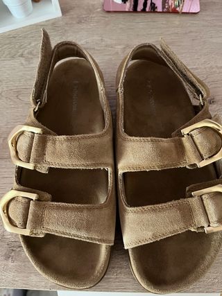 Sandalias Stradivarius Beige y Dorado