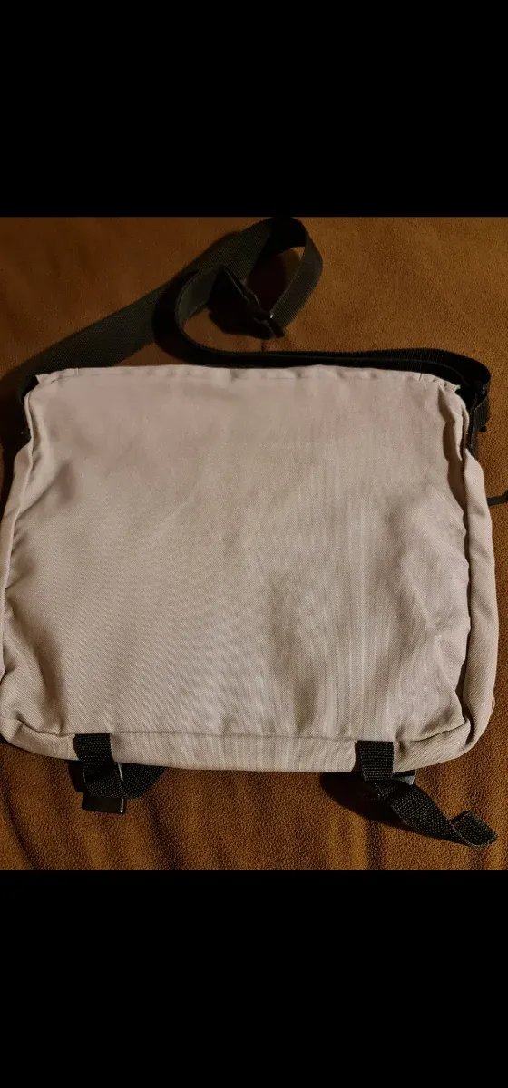 Bolso bandolera Adidas beige y verde. Reversible.