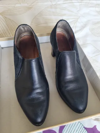 Botines negros de piel y ante