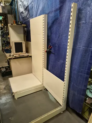 Estanterías metálicas reforzadas tipo supermercado