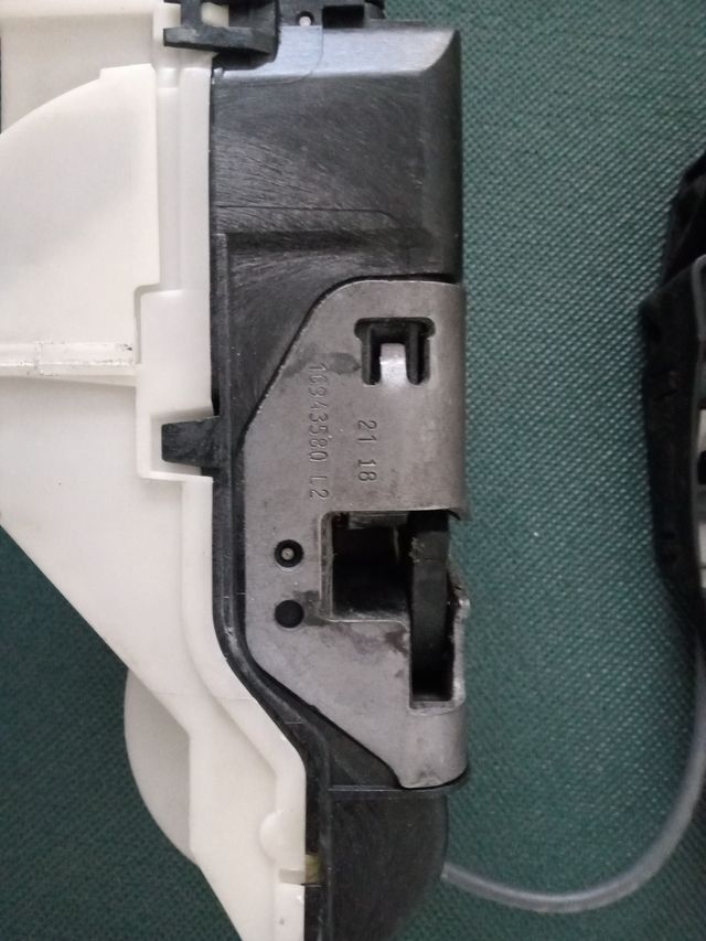 Cerradura Puerta Izquierda Peugeot/Citroen