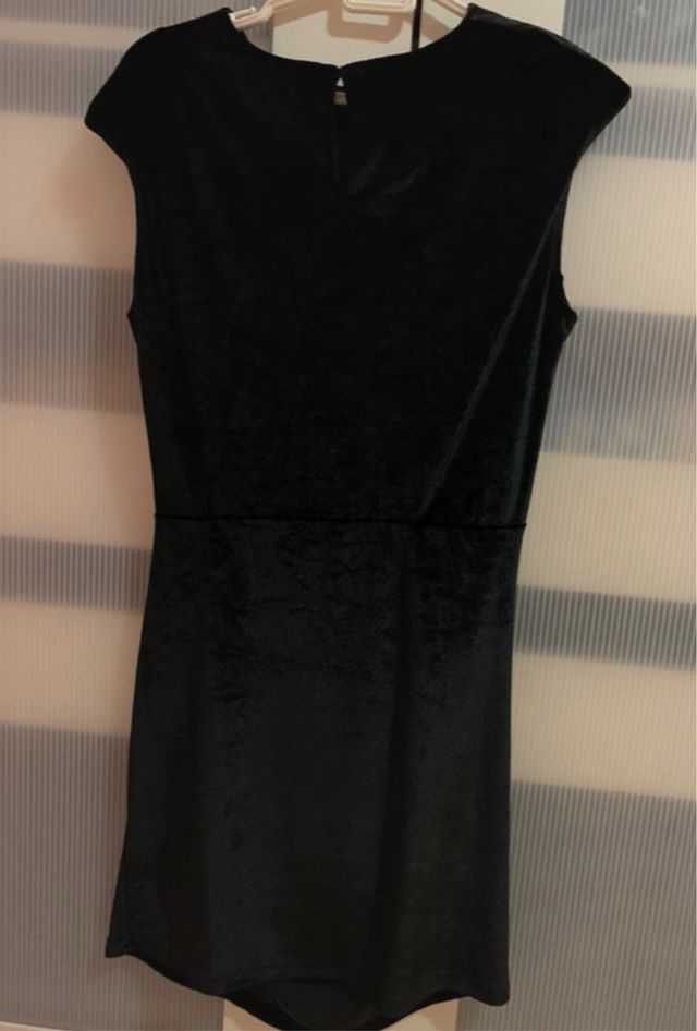 Vestido terciopelo negro drapeado