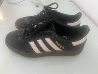 Zapatillas Adidas Spezial Negras y Blancas