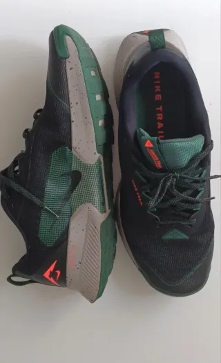 Zapatilla Nike Juniper 3 Trail Negra/Verde.