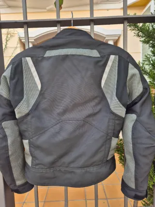 Chaqueta de moto BMW.