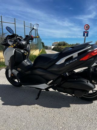 YAMAHA XMAX 125cc | 2022 | 46.600 km | FULL EQUIPO