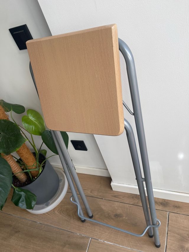 4 Taburete metálico y madera. se venden por unidad