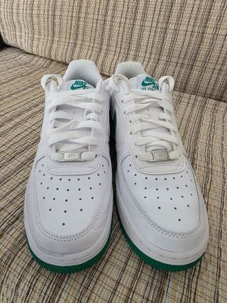 Nike Air Force 1 Blancas y Verdes Originales