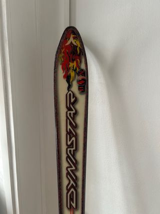 Esquís Dynastar con fijaciones Rossignol