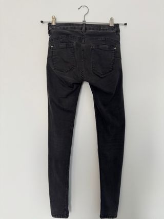Pantalones vaqueros negros mujer