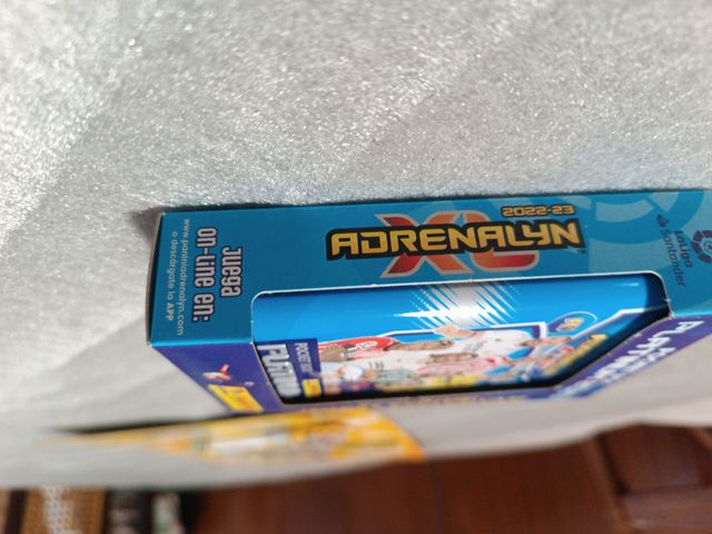 Caja Pocket Platinum Adrenalyn XL 2022-2023