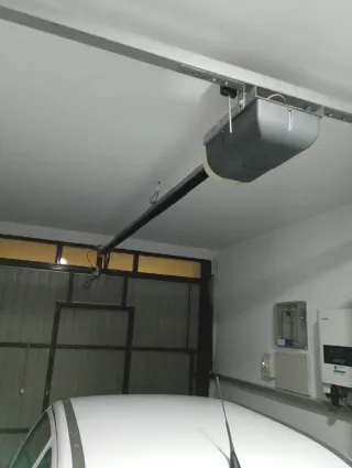 Puerta automática hierro con mando