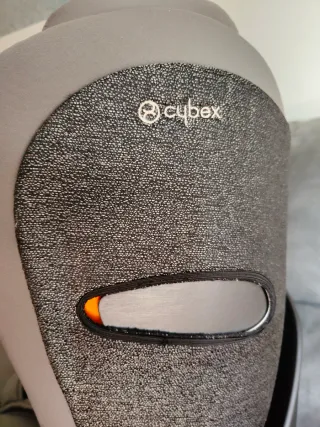 Silla de coche Cybex Platinum.
Modelo Sirona Zi 