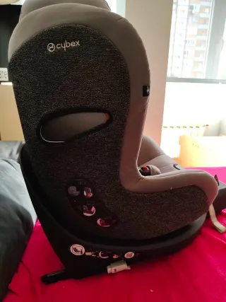 Silla de coche Cybex Platinum.
Modelo Sirona Zi 