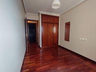 Piso en alquiler en Os Mallos - San Cristóbal en Coruña (A)