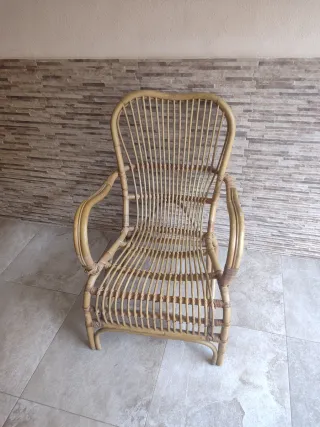 Sillón de mimbre natural