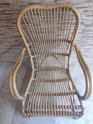 Sillón de mimbre natural