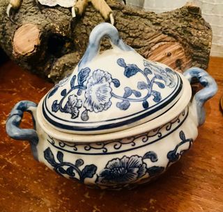 CHOLLO!Antigua sopera cerámica pintada a mano azul