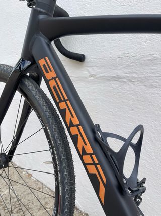 Berria Belador Allroad HP Negra/Oro