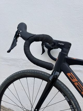 Berria Belador Allroad HP Negra/Oro